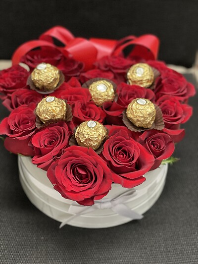 Red Roses in a Box
